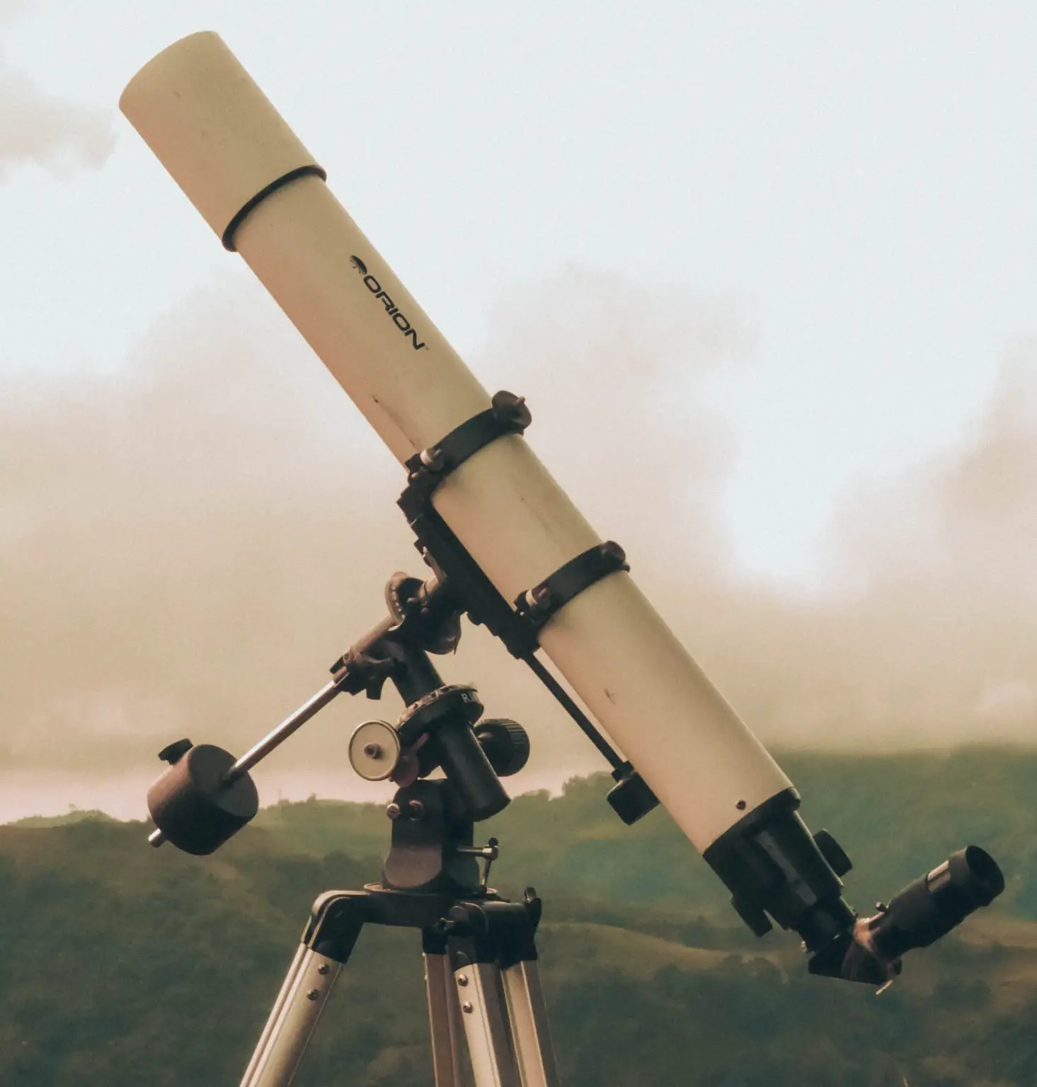 11 Best Refractor Telescopes For Beginners In 2022 【reviewed】 Dopeguides