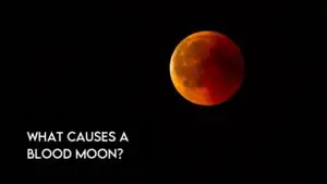 What causes a blood moon
